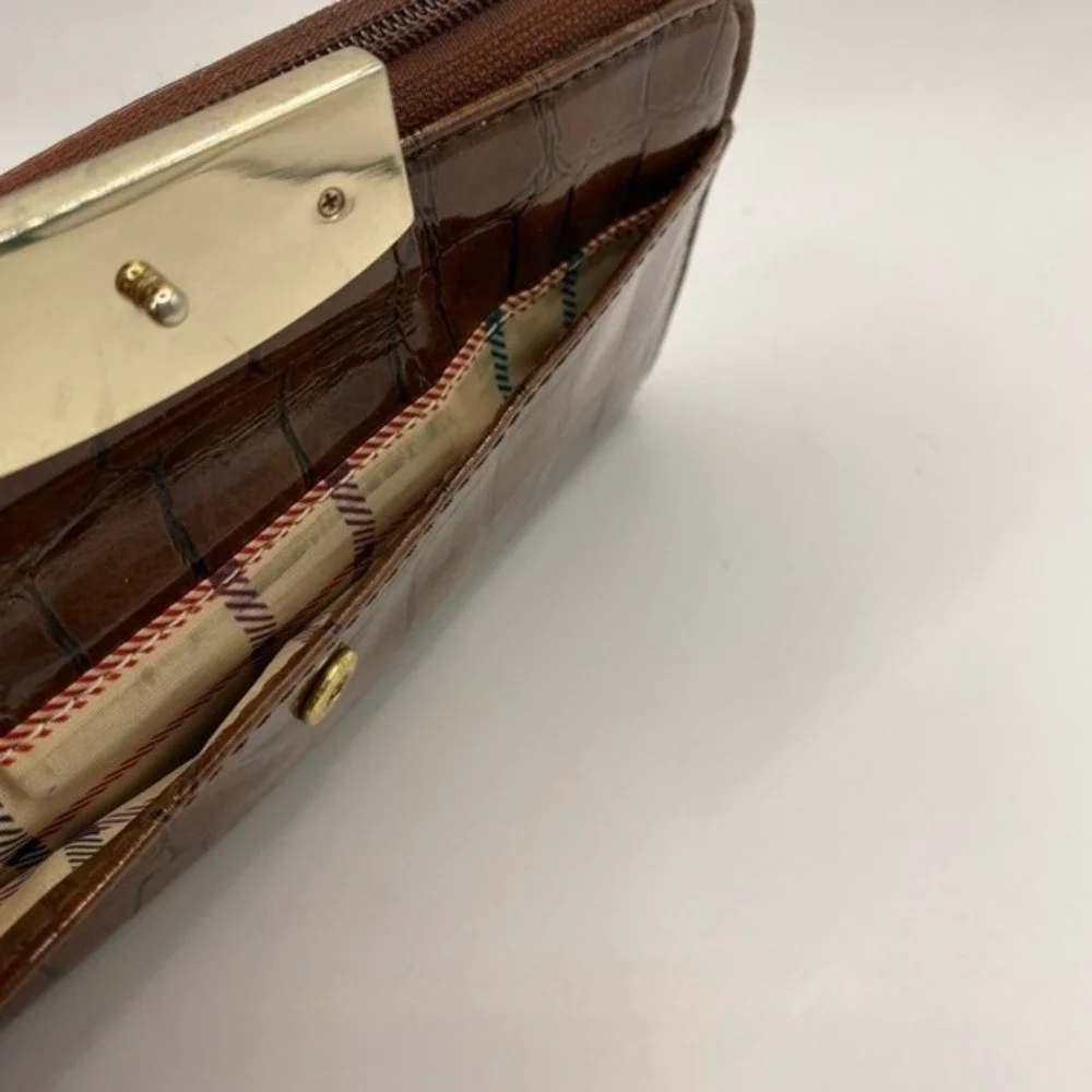 Vintage Liz Claiborne Embossed Faux Croc Leather Zip Around Wallet‎ Women Brown
